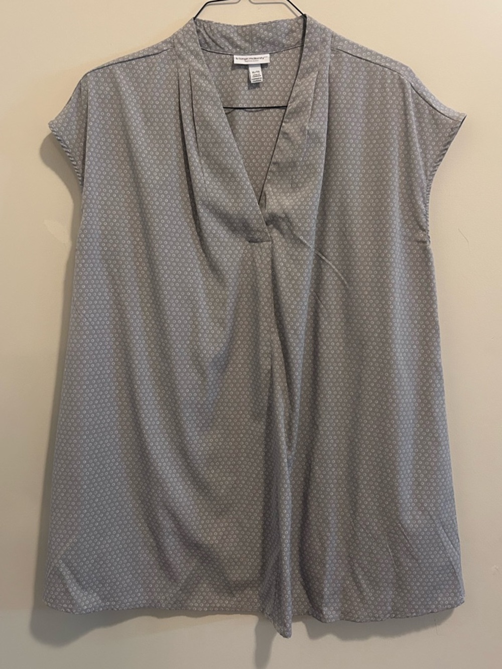 Liz Lange Maternity Gray Cap Sleeve V-Neck Tunic